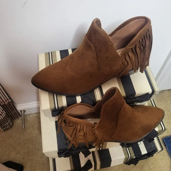 Justfab Maureen brown fringe ankle boots - Picture 2 of 5